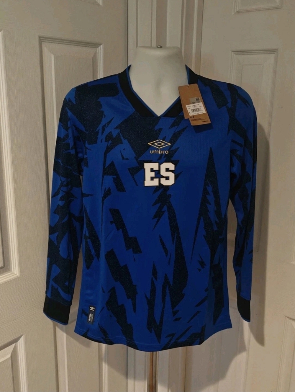 Umbro El Salvador La Selecta 23/24 Long Sleeve NWT Soccer Jersey Men’s Small